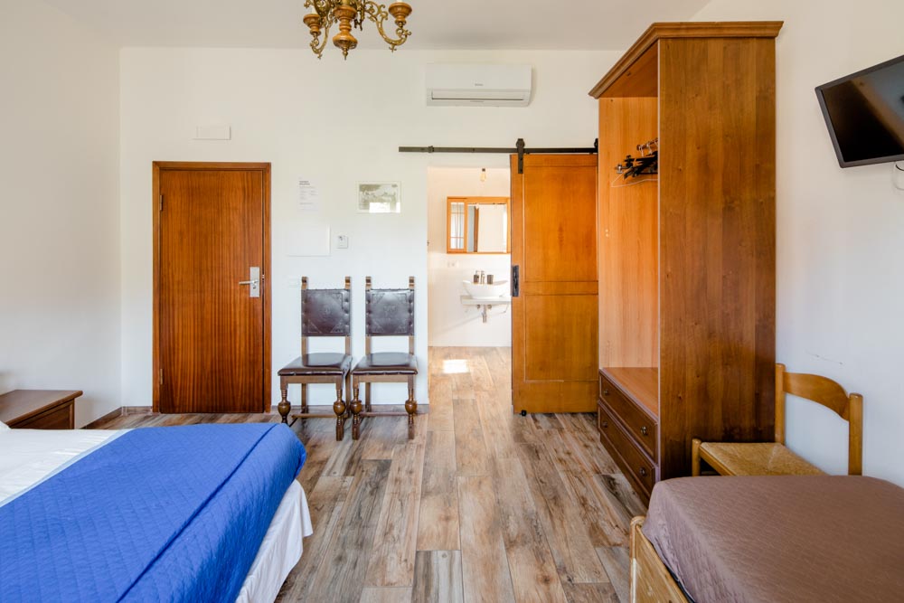 B&B capalbio mare - dormire_a_capalbio_mare_-_maremmano_bb_camera_giogo_4_di_6 
